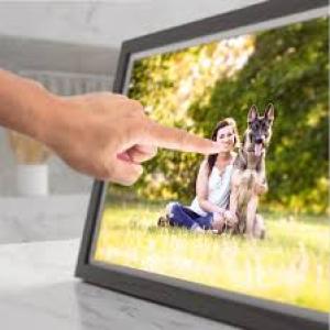 Digital photo frames